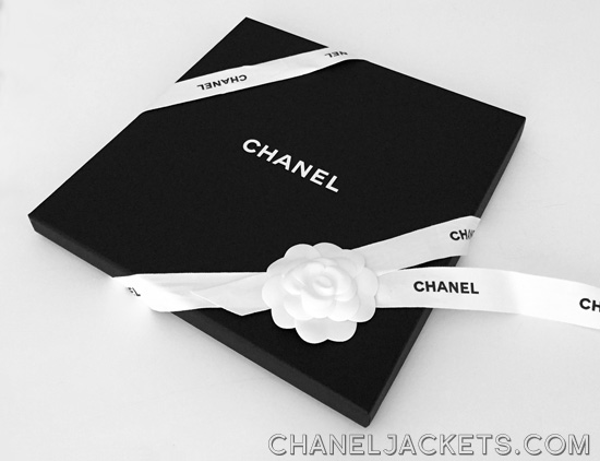 00-ChanelScarfGiftBox-1